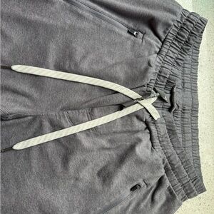 Vuori Heather Gray Joggers